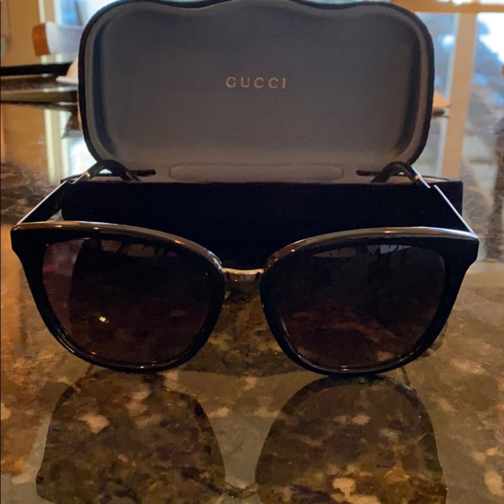 EUC Gucci sunglasses. Never actually worn.